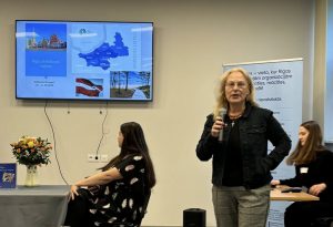 Rīgas plānošanas reģiona remigrācijas koordinatore 2025. gada pasākumā “Rīga – manas mājas”